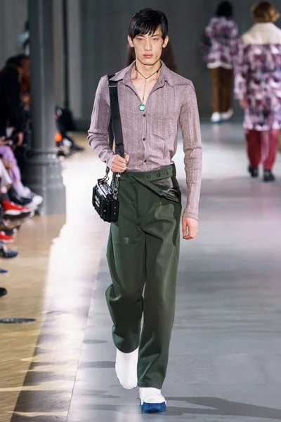 Look 16